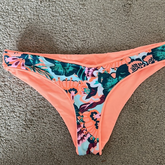 Bikini bottom bundle - Picture 2 of 9